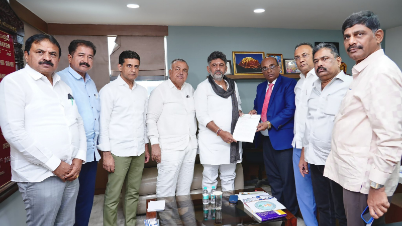 DK Shivakumar and delegation