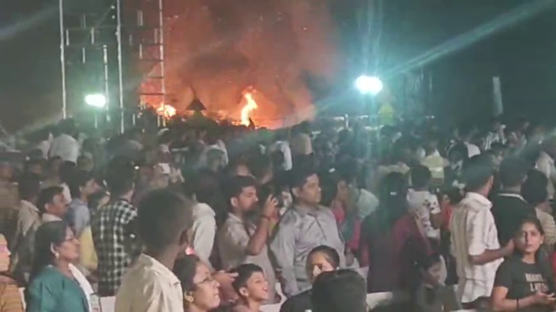 Hampi festival Fire breaks out while CM Siddaramaiah is performing puja