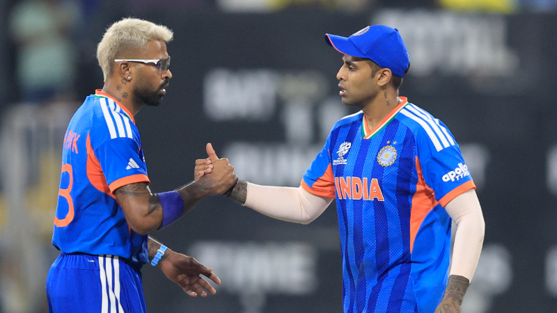 Hardik Pandya Suryakumar Yadav 1 1