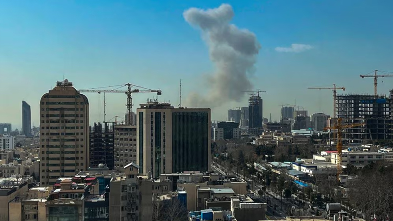 Israel Strikes Iran | ಖಮೇನಿ ಟಾರ್ಗೆಟ್ ಮಾಡಿ 7 ಮಿಸೈಲ್ ಲಾಂಚ್ - ಸುರಕ್ಷಿತ ಸ್ಥಳಕ್ಕೆ ಸ್ಥಳಾಂತರ 2 Iran 2