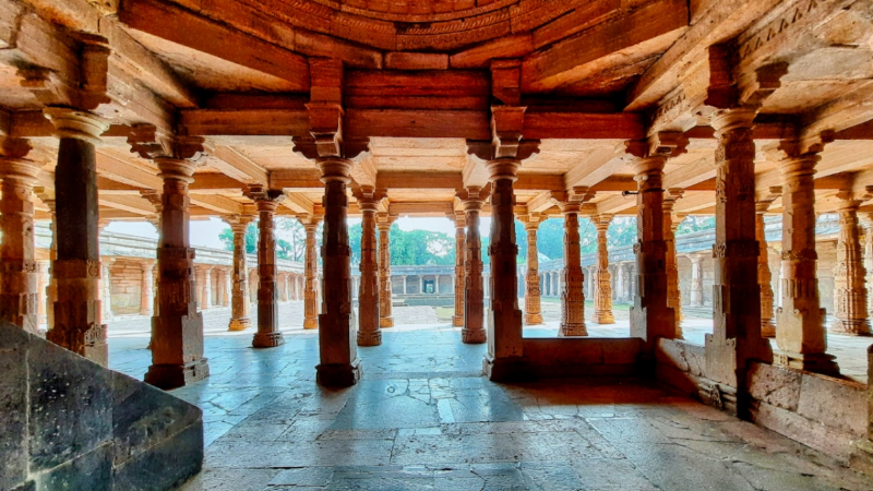 Kamal Maula Mosque 1