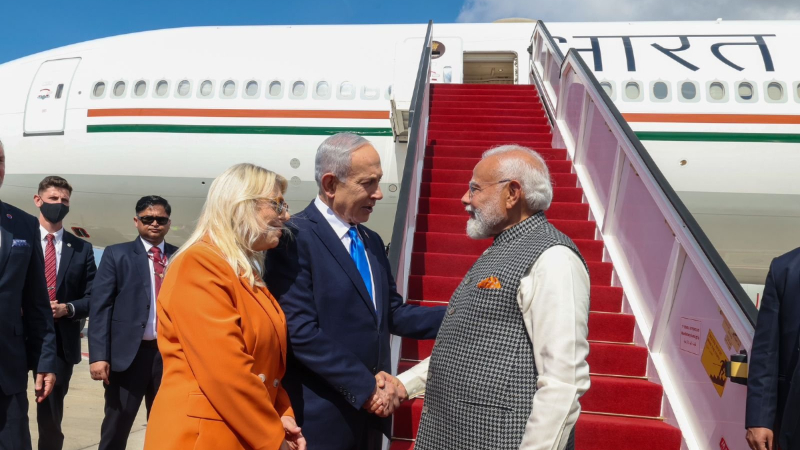 PM Narendra Modi greeted by Israeli Prime Minister Benjamin Netanyahu on landing in Israel 2