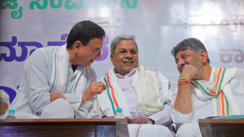 Randeep Surjewala Siddaramaiah dk shivakumar 1
