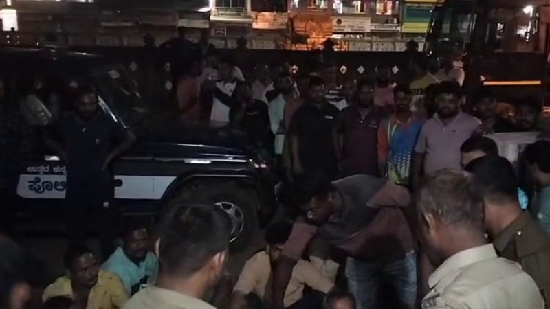 Seven boys arrested for pelting stones at Hindu house after consuming ganja in Murudeshwar 2