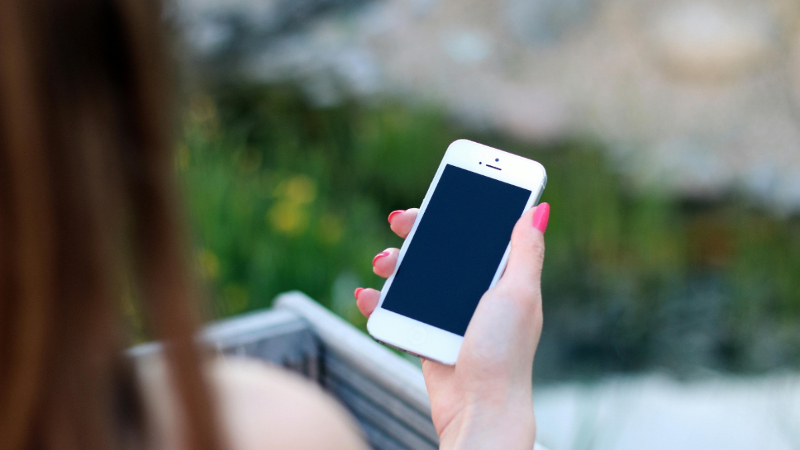 girl hand mobile