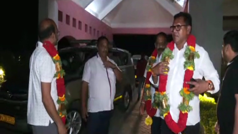 Assam Election Fear of Operation Kamala Congress MLAs shift to Bidadi Wonderla Resort Bengaluru 2