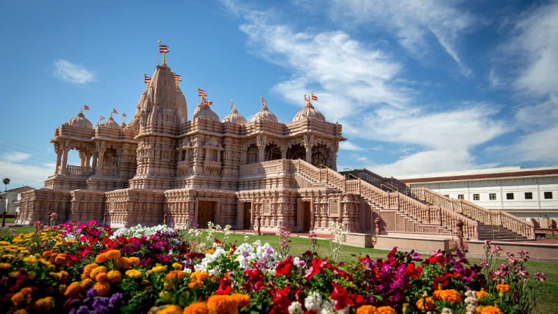 US ಹಿಂದೂ ದೇವಾಲಯಗಳ ಮೇಲಿನ ದಾಳಿ ಬಗ್ಗೆ ಮಾತನಾಡಲ್ಲ - ಅಮೆರಿಕದ ಸರ್ಕಾರದ USCIRF ವರದಿಗೆ ಭಾರತ ಕಿಡಿ 1 ಸ್ವಾಮಿನಾರಾಯಣ ದೇವಸ್ಥಾನ, ಕ್ಯಾಲಿಫೋರ್ನಿಯಾ
