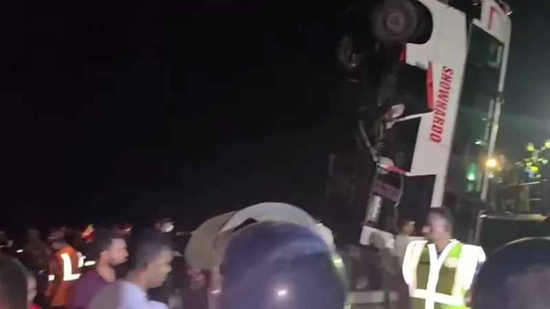 ಬಾಂಗ್ಲಾದಲ್ಲಿ ನದಿಗೆ ಉರುಳಿದ ಬಸ್ - 23 ಜನ ಸಾವು, ಹಲವರು ಮಿಸ್ಸಿಂಗ್ 3 Bangladesh