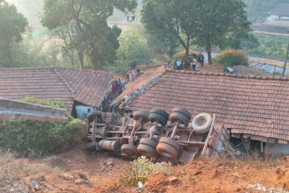Cement lorry fell 50 feet deep driver cleaner miraculously escape mudigere chikmagaluru 2