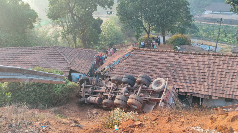 Cement lorry fell 50 feet deep driver cleaner miraculously escape mudigere chikmagaluru 2
