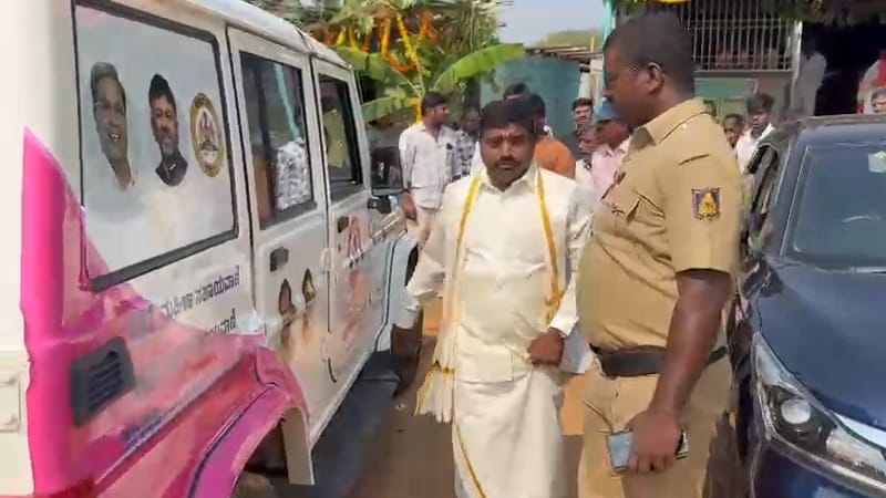 2ನೇ ಮದ್ವೆಯಾಗ್ತಿದ್ದ ಗಂಡ - ತಾಳಿ ಕಟ್ಟೋ ವೇಳೆ ಮೊದಲ ಹೆಂಡ್ತಿ ಎಂಟ್ರಿ; ಮದುವೆ ರದ್ದು, ಪತಿ ಪೊಲೀಸರ ಅತಿಥಿ 5 Chikkaballapura 2