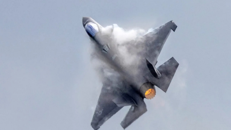 ಇರಾನ್ನ YAK-130 ಫೈಟರ್ ಜೆಟ್ ಹೊಡೆದುರುಳಿಸಿದ ಇಸ್ರೇಲ್ 1 Israeli F 35 shoots down Iranian YAK 130 fighter jet