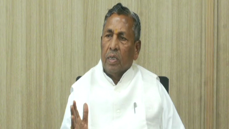 ಗ್ಯಾಸ್ ಸಮಸ್ಯೆ ಬಗ್ಗೆ ಪ್ರಧಾನಿ ಮೋದಿ, ಪೆಟ್ರೋಲಿಯಂ ಸಚಿವರು ಮಾತಾಡಲಿ: ಮುನಿಯಪ್ಪ 1 KH Muniyappa 2