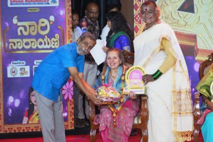 Mala Vijay Makhija nari narayani award
