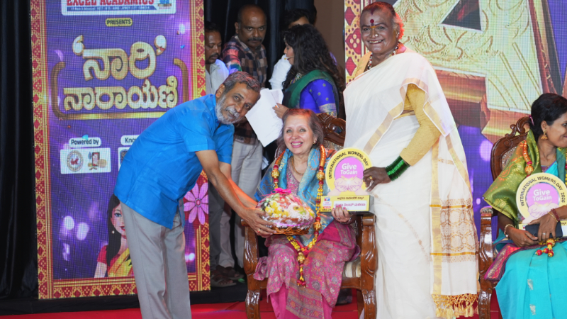 Mala Vijay Makhija nari narayani award