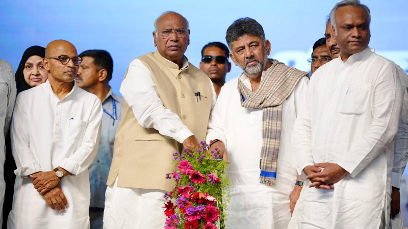 Mallikarjun Kharge DK Shivakumar Priyank Kharge