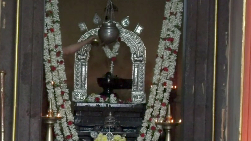 ಮಂಗಳವಾರ ರಕ್ತ ಚಂದ್ರಗ್ರಹಣ - ಕೊಡಗಿನ ಓಂಕಾರೇಶ್ವರ ದೇಗುಲದಲ್ಲಿ ಪೂಜಾ ಸಮಯ ಬದಲು 3 Omkareshwara Temple 2