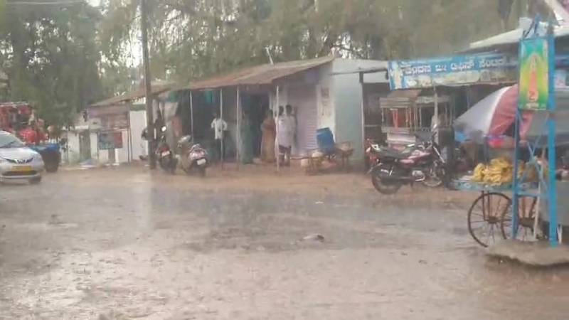 ರಾಯಚೂರಿನಲ್ಲಿ ವರುಣಾರ್ಭಟ - ಆಲಿಕಲ್ಲು ಮಳೆಗೆ ತಂಪಾದ ಬಿಸಿಲನಾಡು 1 Rain in Raichuru