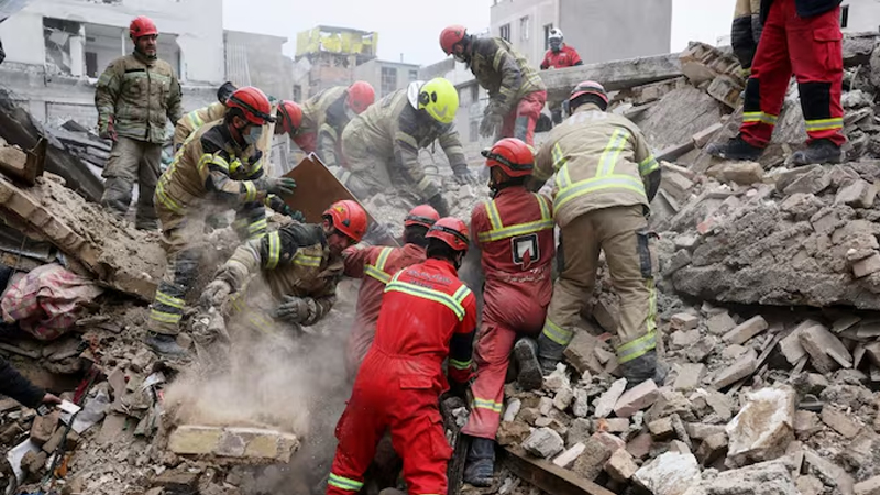 ಇಸ್ರೇಲ್ - ಅಮೆರಿಕ vs ಇರಾನ್ ದಾಳಿ - ಪ್ರತಿದಾಳಿ; ಒಟ್ಟು 19 ಮಂದಿ ಬಲಿ 2 US Israel Joint Strike