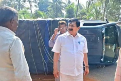 arecanut truck overturn at thirthahalli