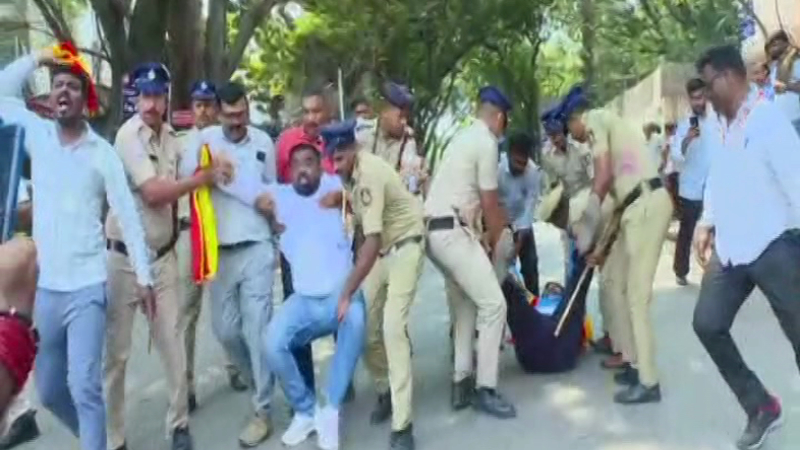 bengaluru hubballi karave protest for kannada railway exam postponed 1