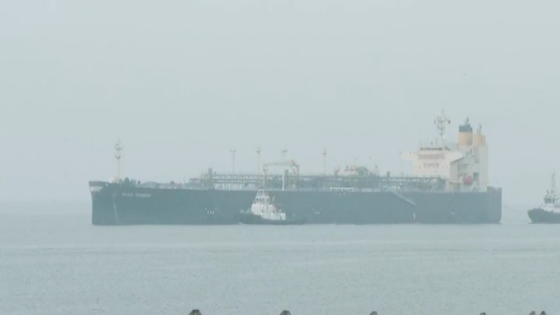 cargo ship carrying 16714 metric tonnes of lpg arrives at mangaluru port