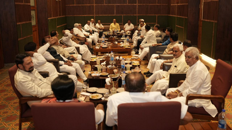 congress mlas meeting