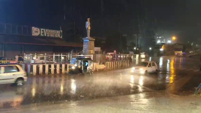 ರಾಜ್ಯದ ಹಲವೆಡೆ ವರುಣನ ಅಬ್ಬರ - ಬಿಸಿಲ ಬೇಗೆಗೆ ಬೆಂದಿದ್ದ ಭೂಮಿಗೆ ತಂಪೆರೆದ ಆಲಿಕಲ್ಲು ಮಳೆ 1 rain