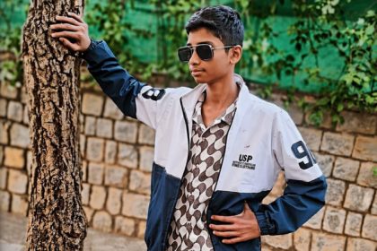 14 year boy hangs himself for not giving mobile phone to play video games in hubballi