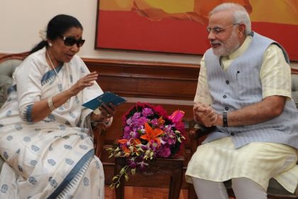 Asha Bhosle and Narendra Modi
