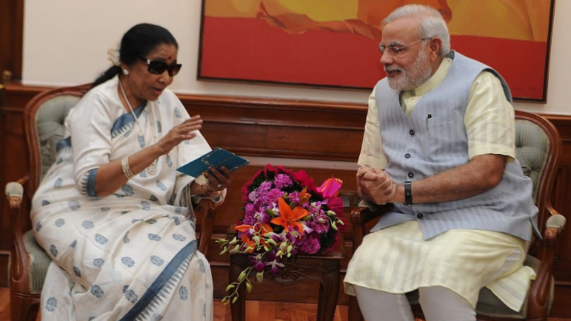 Asha Bhosle and Narendra Modi