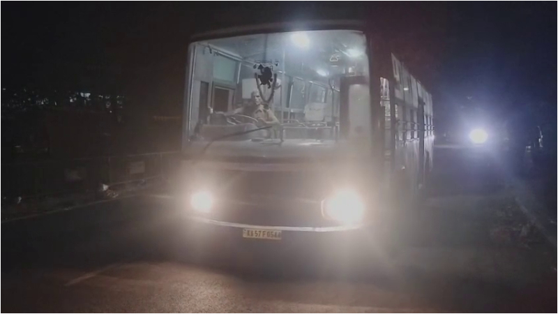 Bus carrying Vinay Kulkarni to jail catches fire bengaluru CBI