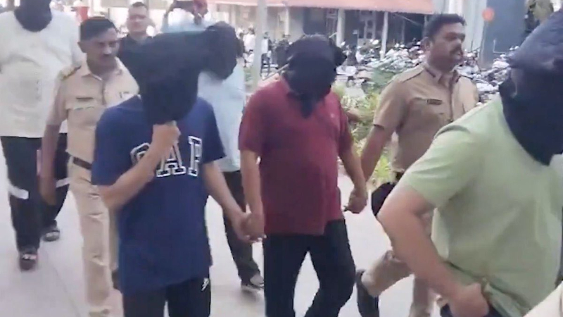 Corporate Jihad | ಹಿಂದೂ ಮಹಿಳಾ ಉದ್ಯೋಗಿಗಳಿಗೆ ಬಲವಂತವಾಗಿ ಗೋಮಾಂಸ ಸೇವಿಸುವಂತೆ, ನಮಾಜ್ ಮಾಡುವಂತೆ ಒತ್ತಾಯ 1 Corporate Jihad TCS BPO Nashik