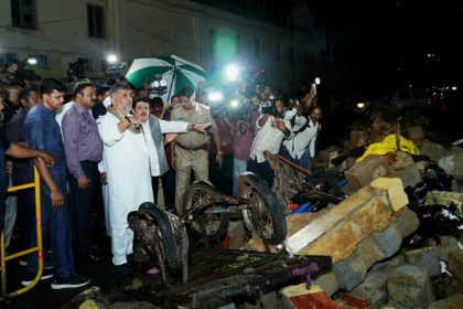 DK Shivakumar Bowring Hospital Visit