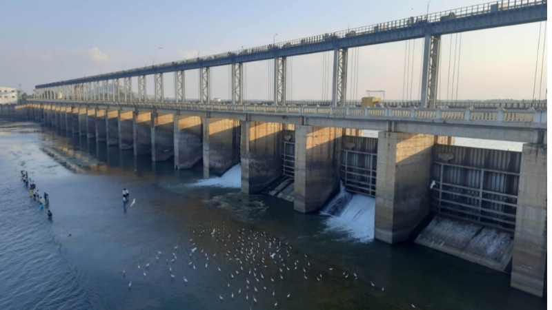 Gadag Water supply once every 15 20 days Severe crisis in 76 villages 1