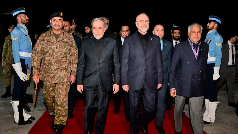 Iranian Delegation Arrives at Peace Talks With Vance en Route