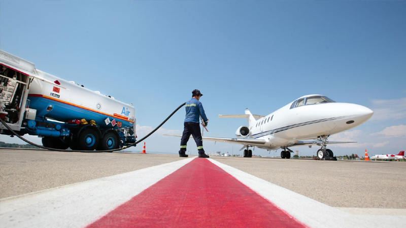 ಪ್ರೀಮಿಯಂ ಪೆಟ್ರೋಲ್ 160 ರೂ.ಗೆ ಏರಿಕೆ - ಜೆಟ್ ಇಂಧನ ಬೆಲೆ 2 ಲಕ್ಷ ರೂ.ಗೆ ಜಿಗಿತ 2 Jet Fuel