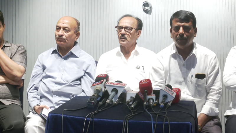 KPCC Muslim leaders express outrage against Jabbar for providing financial assistance to SDPI candidate in Davangere