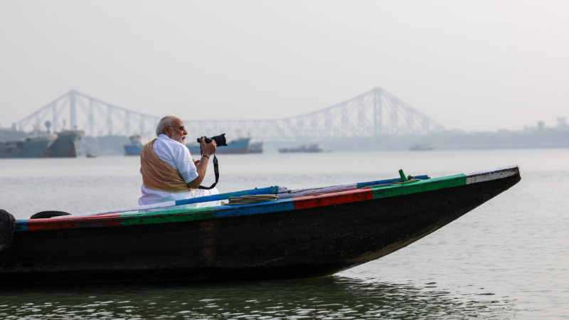 PM Modi At Hooghly River 1