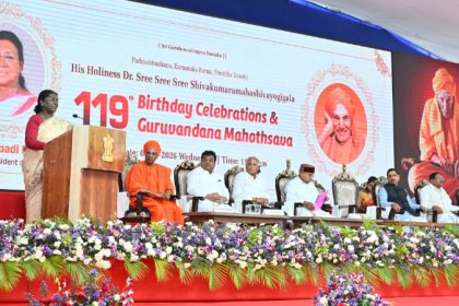 President Murmu In Siddaganga Mutt