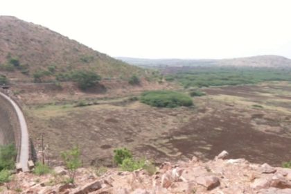 Rising temperature In Bagalkot the historical Muchakhandi lake has dried up 2