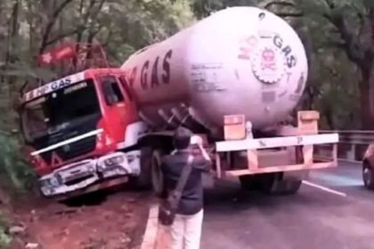 gas tanker overturns near kalghatagi traffic halted on national highway 63