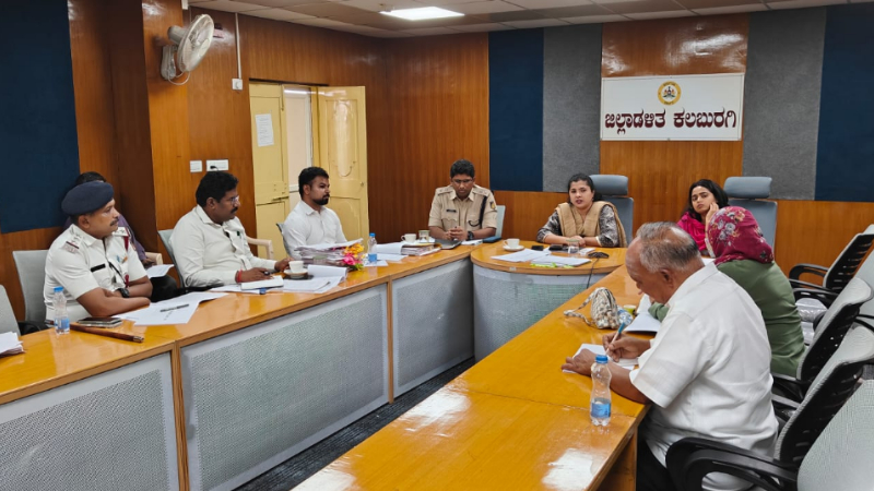 ಕಲಬುರಗಿಯಲ್ಲಿ ಹಿಟ್ & ರನ್ ಅಪಘಾತ ಪ್ರಕರಣಗಳಲ್ಲಿ 26 ಸಂತ್ರಸ್ತರಿಗೆ ಪರಿಹಾರ ಧನ ಮಂಜೂರು 1 kalaburagi meeting