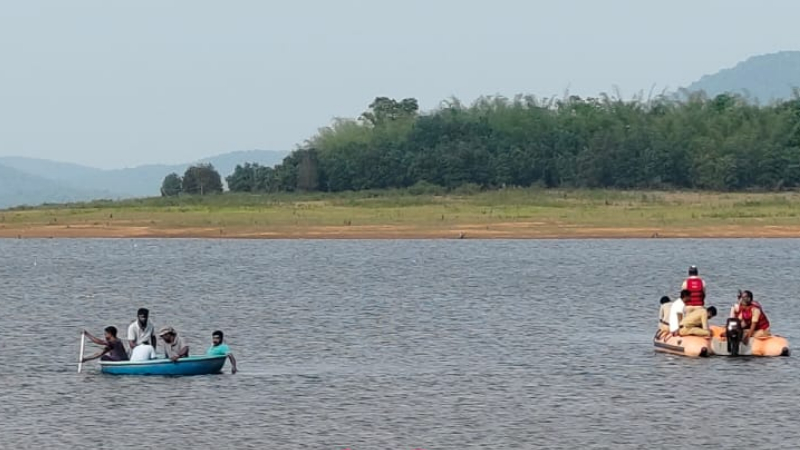 one of three people who went swimming in bhadra backwaters goes missing search underway for body