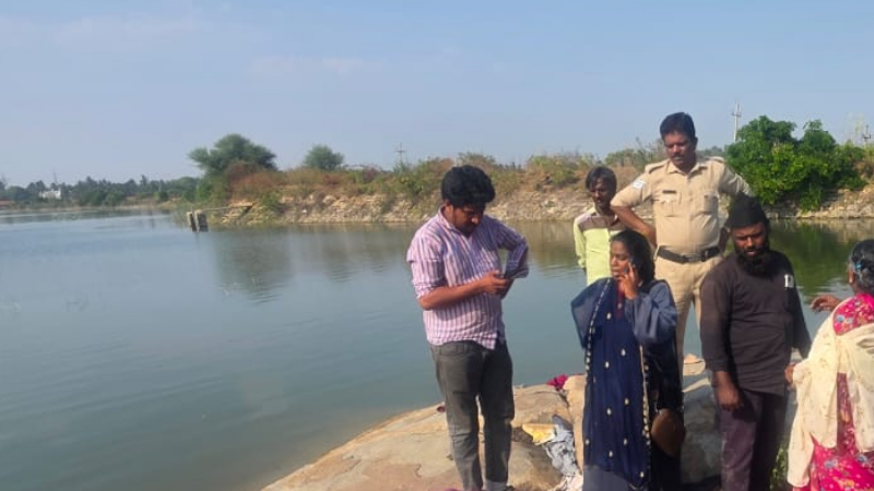 two women drown in a lake in kolar