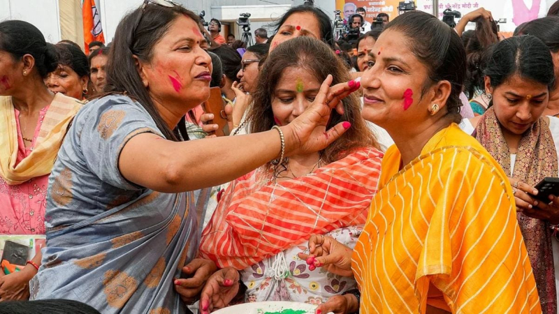 PublicTV Explainer: ಮಹಿಳಾ ಮೀಸಲಾತಿ ಮಸೂದೆಯಲ್ಲಿ ಏನಿದೆ? ಕರ್ನಾಟಕದಲ್ಲಿ ಲೋಕಸಭಾ ಕ್ಷೇತ್ರಗಳ ಸಂಖ್ಯೆ ಎಷ್ಟಾಗಬಹುದು? 3 women reservation