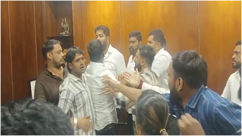Clashes at Youth Congress meeting uproar at KPCC office Bengaluru 2