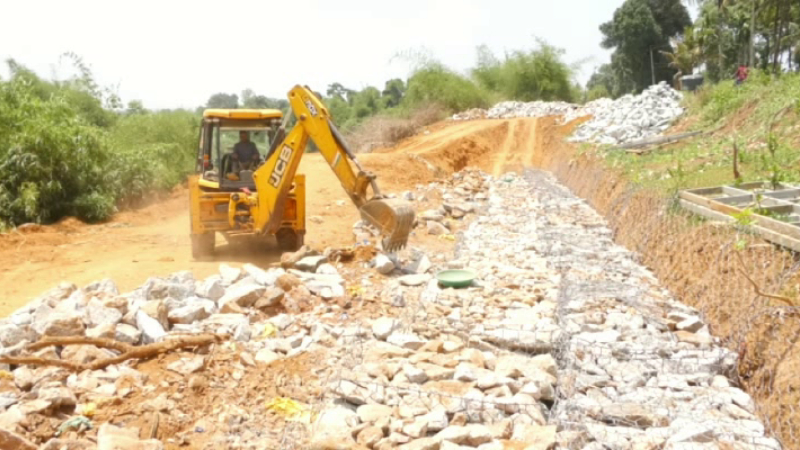 Gabion wall