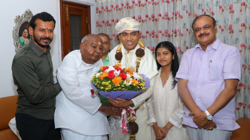 HD Devegowda and Goa CM Pramod Sawant 1
