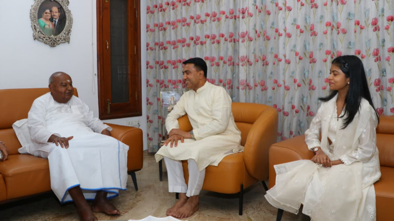 HD Devegowda and Goa CM Pramod Sawant 2
